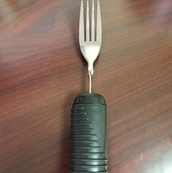 Easy grip utensil set with weighted handles - Picture 2 of 5